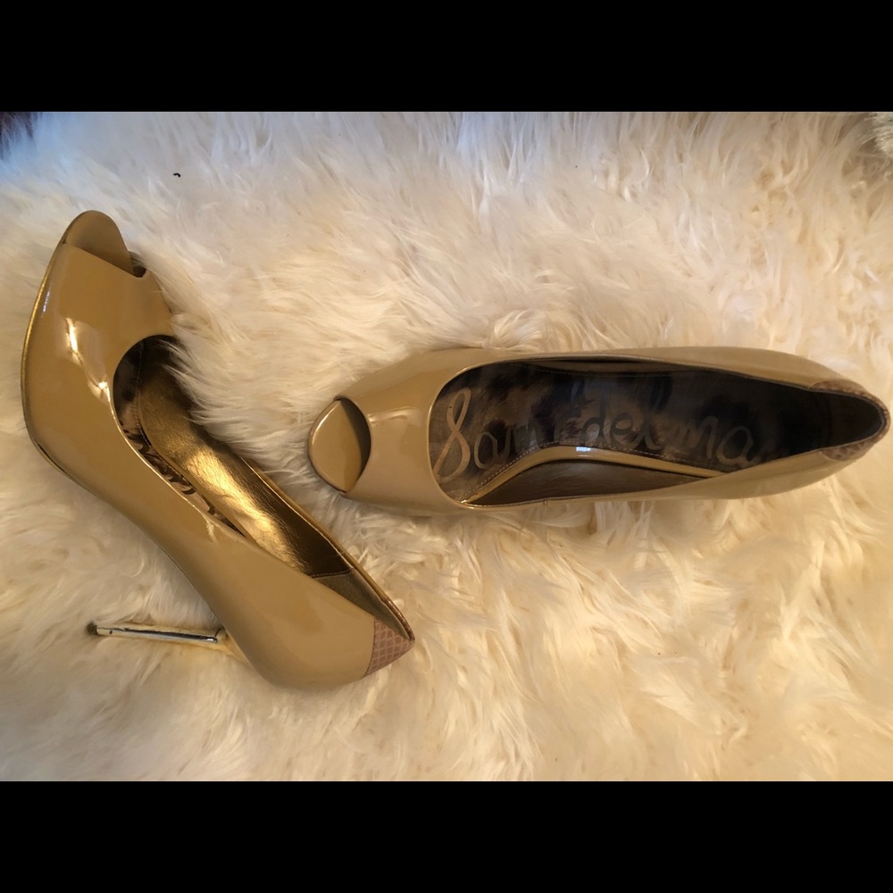 Sam Edelman beige patent leather pump 👠